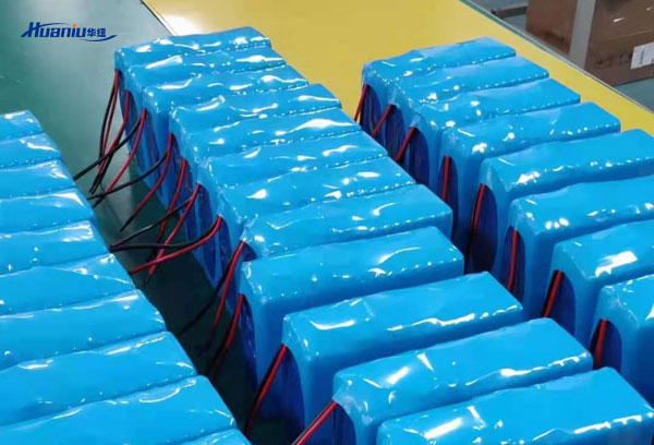 太阳能储控一体锂电池